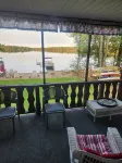 Charming 3-bedroom house with lake front access near boat launch in Laona. - Homestays
