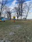 Lakefront home. Beach & park access. 8 miles to Cedar Point. 4 bedrooms 3 baths.