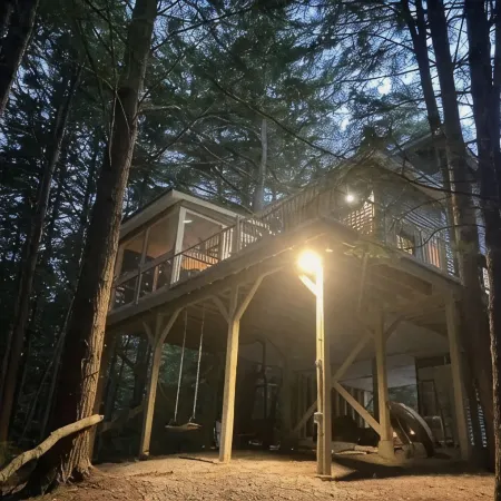 Sugar River Treehouse -relaxing escape among the trees on the serene Sugar River