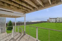 Unobstructed Ocean Views ! A Beautiful Montauk Getaway - 4-Star