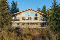 Lakeview Retreat – Spacious 6,000 Sq Ft Home on 21 Acres - balcony