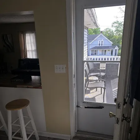 Cozy 2-bedroom newly renovated with balcony and updated kitchen and bath.
