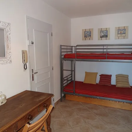 Collioure: beautiful apartment classified , quiet, swimming pool, garden, private parking