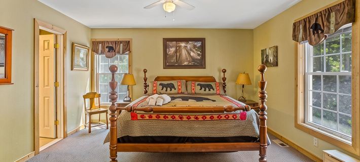 Luxury Jim Thorpe Retreat - Theater, Game Room, Hot Tub & Summer Adventure Hotels in Penn Forest Township