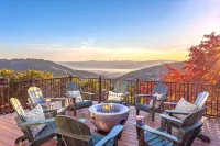 Spacious 5BR w/ epic views, 2 decks, game room, one-step entry, family-friendly! - Balkoner