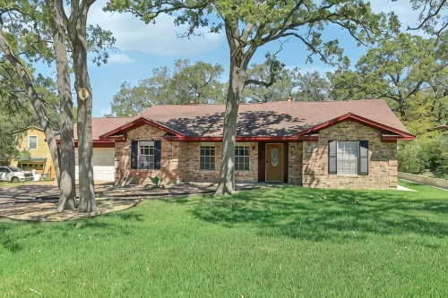 7Min to Texas A&M Cozy 7 Beds, w/ Billiards & Firepit Oasis