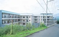 Sans Hotel Queen Batu - parcheggio