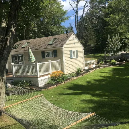 Lakefront Cozy Cottage