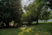 Lovely 2 Bedroom Carriage House Unit with Loft