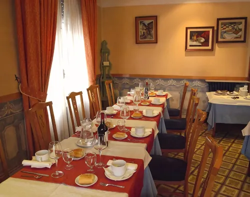 Hostal Orejas - 2-Star