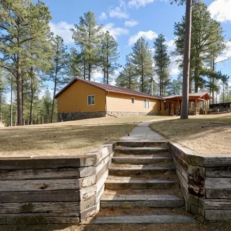 Black Hills Cabin Located Off The Beaten Path Perfect For Some R&R at Miners!