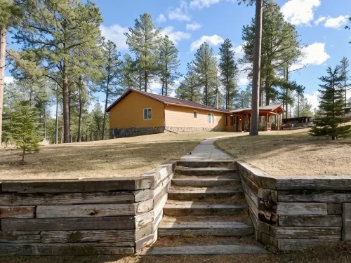 Black Hills Cabin Located Off The Beaten Path Perfect For Some R&R at Miners! - Wifi