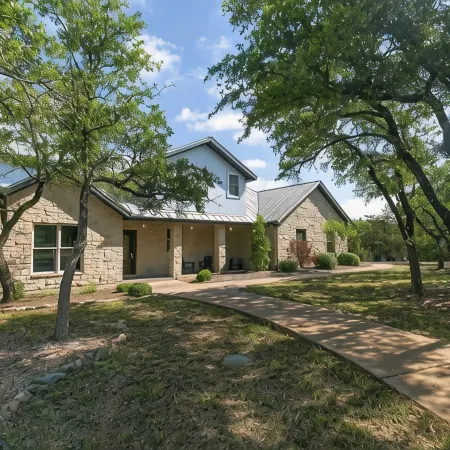 Spicewood Lodge w/Pool, HotTub