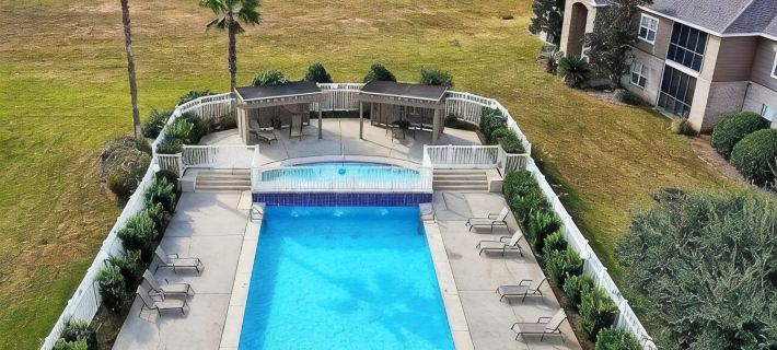 Very Nice & Lovely 3 Bed, 2 Bath Condo 1st Floor, Community Pool, Quiet Area. Hoteles en Foley