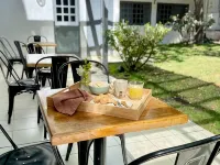 Casa Reconquista Hotels near Italy Square