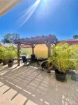 Fiesta Flamingo Cottage Blocks to Beach & River ~ Kayaks and Bikes Provided! - บังกะโล