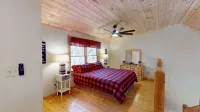 2 Bd Cabin, Hot Tub, Utk/Neyland, Smokys, 16Acres, FP, Arcade, Fishing