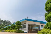 Seosan Pet & Tree Dog Glamping (Individual Barbecue) - Pools