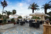 Grand Hotel Villa de France - Aamiainen