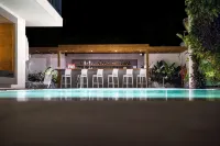 Manousos City Hotel - ที่มีบาร์