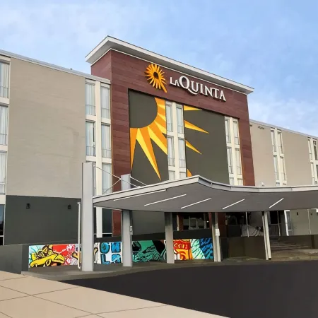 La Quinta Inn & Suites by Wyndham Tulsa Downtown/Route 66