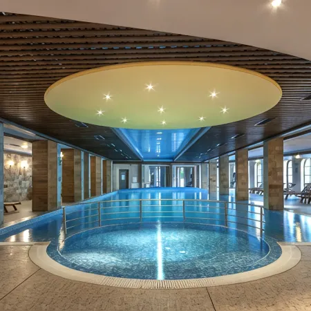 Grand Royale Apartment Complex & Spa