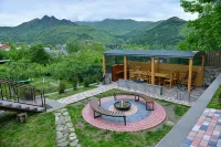 Hayi Tun Guest House - Pet friendly