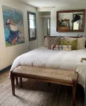 Cozy 2br cottage with firepit, long lake views, lake access and shady/sunny dock