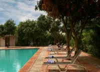 Sarovar Portico Sasangir - Pools