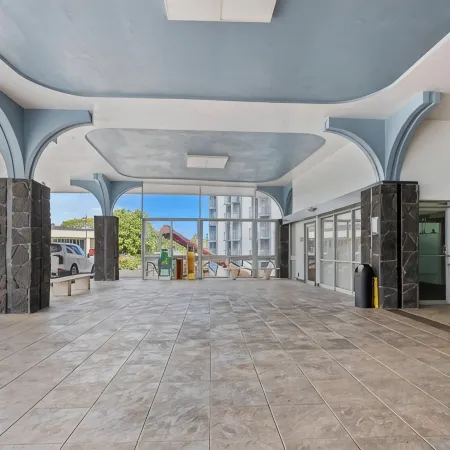 Hilo Getaway: 2Br Condo w/ Pool, A/C & Incredible Views