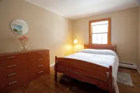 Charming 4-bedroom home with AC and WiFi close to downtown historic Honesdale - 3-Star