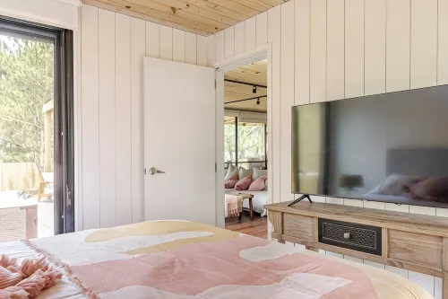 Modern House near the Beach - Homestays