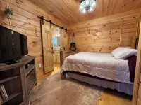 Cozy Cabin Retreat: Your Peaceful Getaway Awaits - Hytter