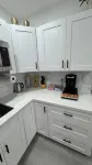 Private apt, king bed, laundry inside