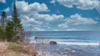 Take in Lake Superior Breathtaking Views! Centrally Located with a Sauna and A/C