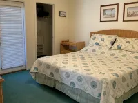 Beach/golf condo. Beach is less than 5 miles, golf is out the window Hotels in Sunset Beach