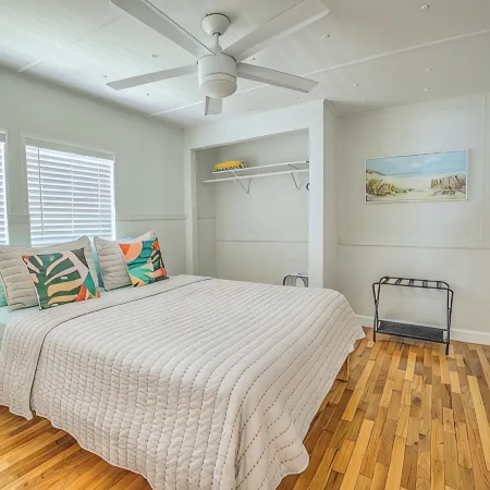 New Listing! Dockside Palms Weeki Wachee-Spring Fed Canal-Boat Friendly!