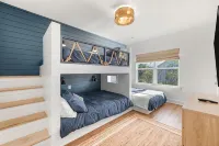 Coastal Chic, Heated Pool, Beachside, Custom Bunk Room - 4-Star