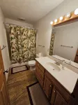 Charming 3-bedroom house in Pleasant Lakeview with AC, WiFi - 3-Star