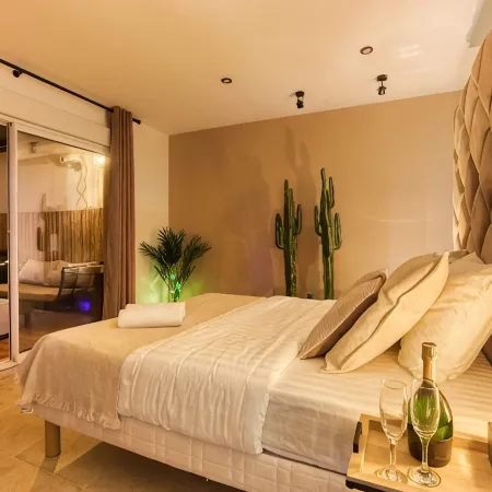 Suite Wood Love & Spa - 4P Private Sauna and Jacuzzi