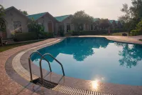 The Corbett View Resort - プール