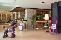 Moxy Patra Marina - parking
