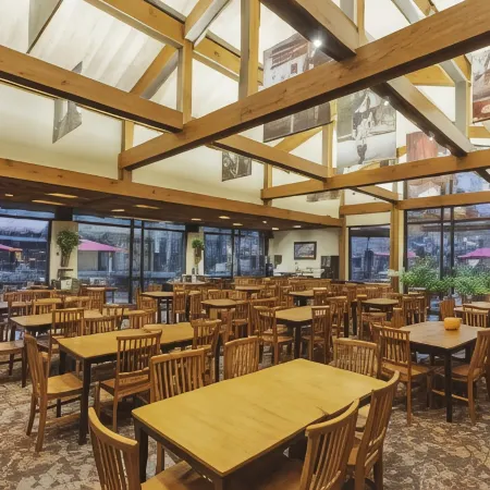 Williamsburg Woodlands Hotel & Suites, an Official Colonial Williamsburg Hotel