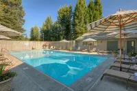 Cozy Rustic Condo minutes from Big Sky Resort & Town Center! Hot Tub & Sauna!