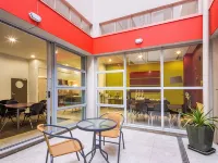 宜必思尚品因佛卡吉爾飯店 - 早餐