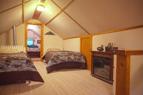 克拉裏維爾卡茨基爾山脈1,500英尺鱒魚河小屋 - 木屋