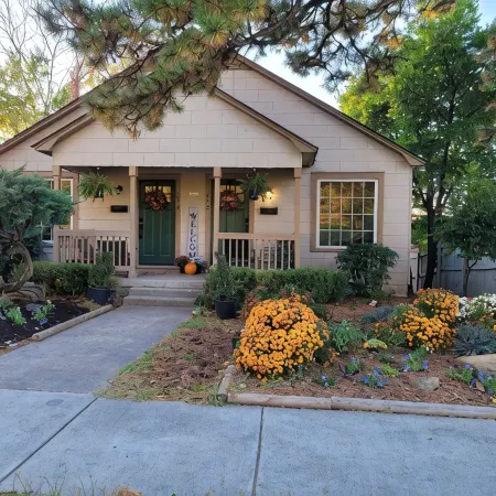 DOWNTOWN COZY GETAWAY