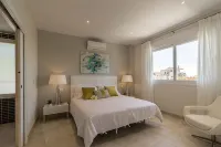 Villa Plata - Brand new luxury villa with heated pool and amazing views