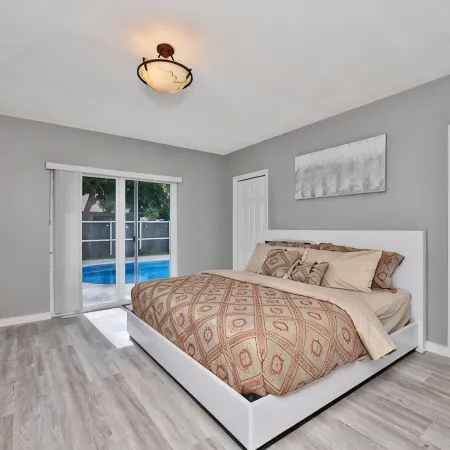 Spacious 4 bedrooms, 2 bathroom house with pool