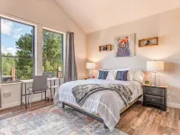 NEW Listing - Modern Mountain Family Retreat, Golf course, Trails, Skiing++ - Pools